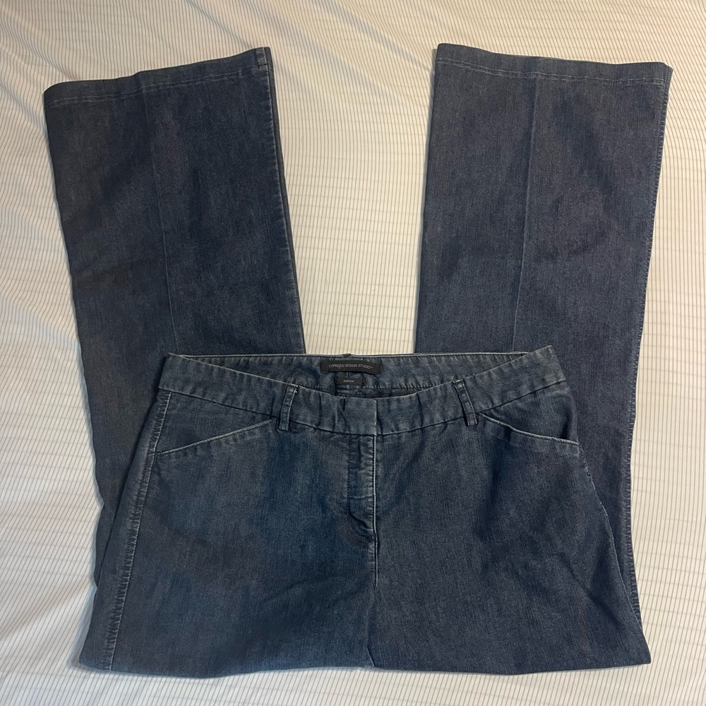 Express Straight Leg Women’s Jeans in Indigo